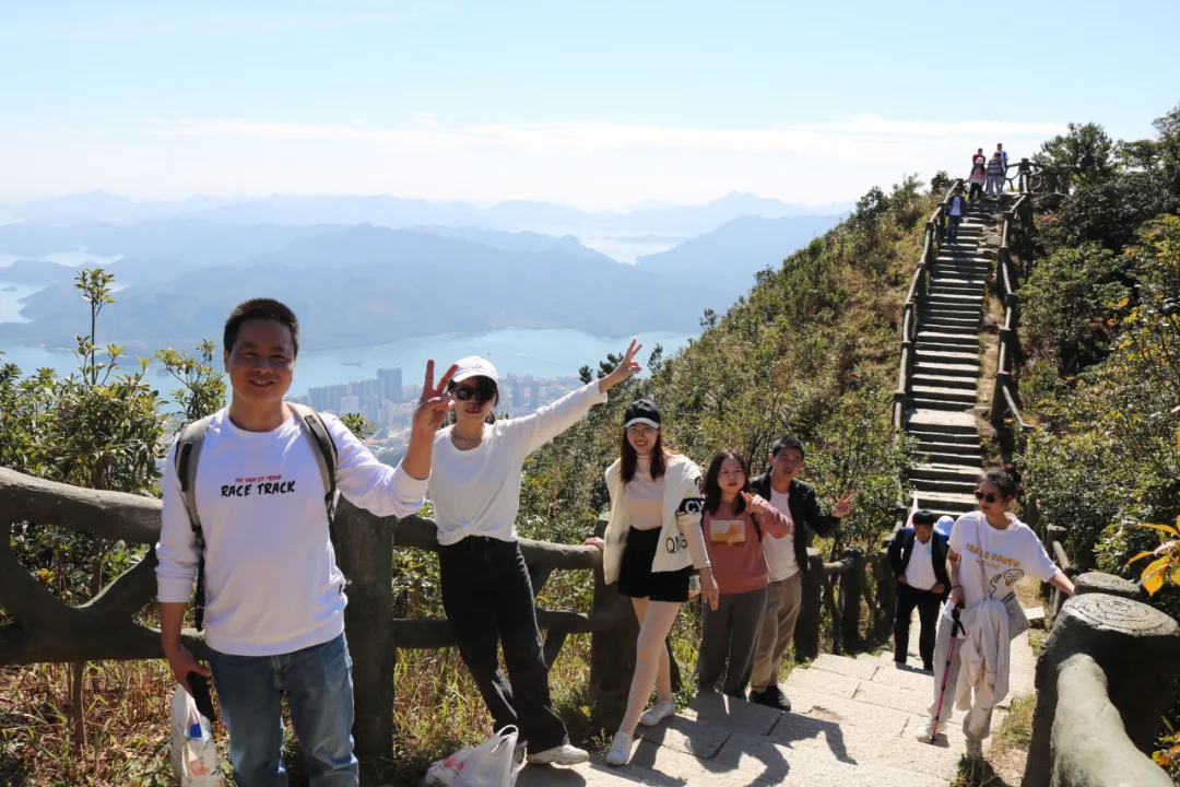 必赢贵宾会注册开户 海普天丨赏金电竞苹果团建活动---梧桐山之旅......(图13)